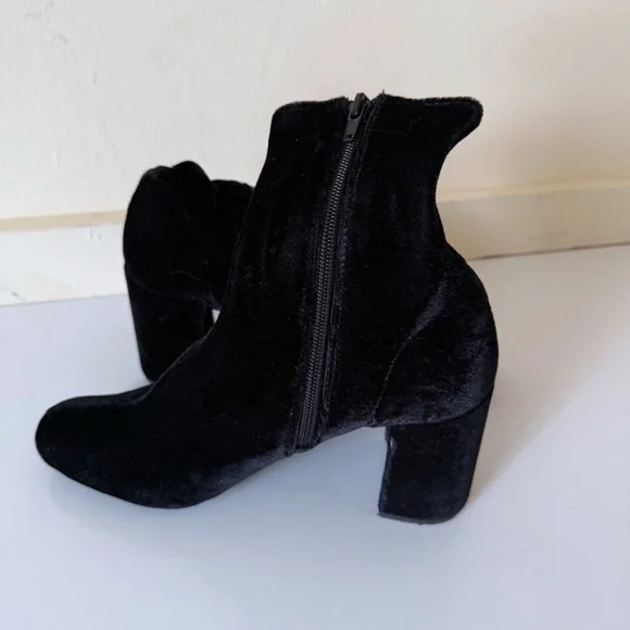 Jeffrey Campbell Cienega-Lo black velvet ankle sock boots Size 8 - Picture 5 of 9
